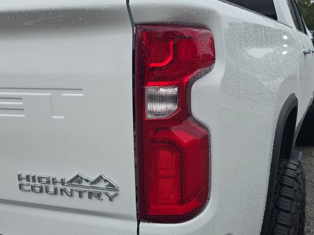 Used 2024 Chevrolet Silverado 2500 High Country w/ Technology Package image 8