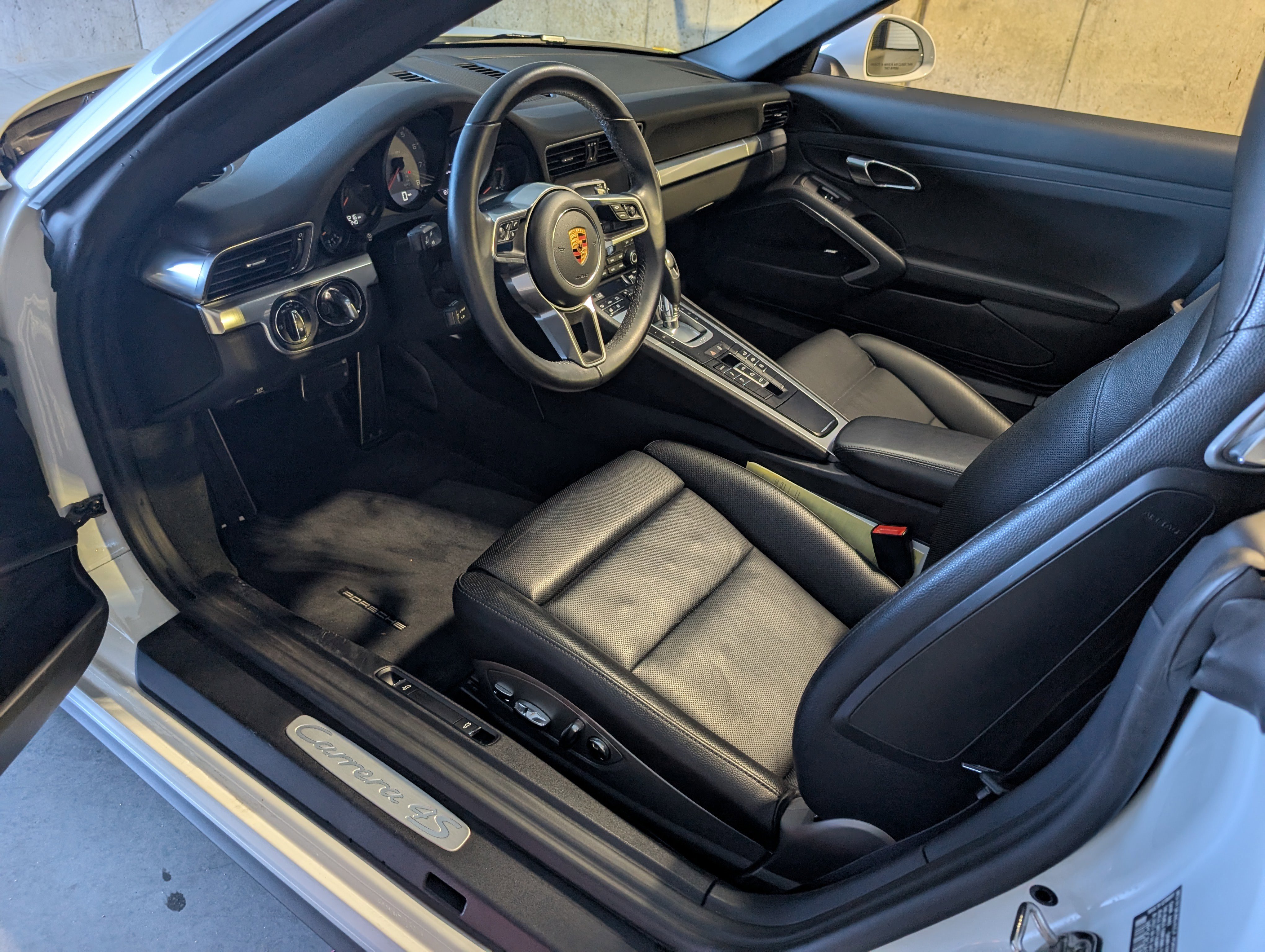 Used 2018 Porsche 911 Carrera 4S image 29