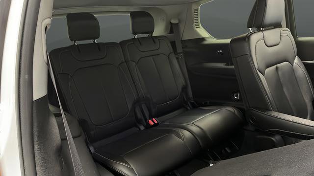 Used 2023 Jeep Grand Cherokee L Limited image 32
