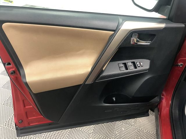 Used 2014 Toyota RAV4 XLE AWD/4WD image 12