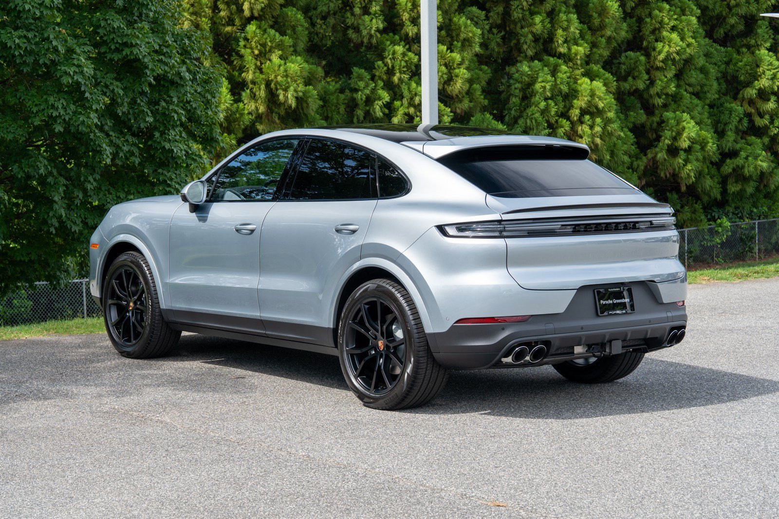 New 2026 Porsche Cayenne Coupe AWD/4WD image 3