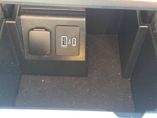 Used 2023 Ford Explorer XLT w/ Equipment Group 202A AWD/4WD image 34