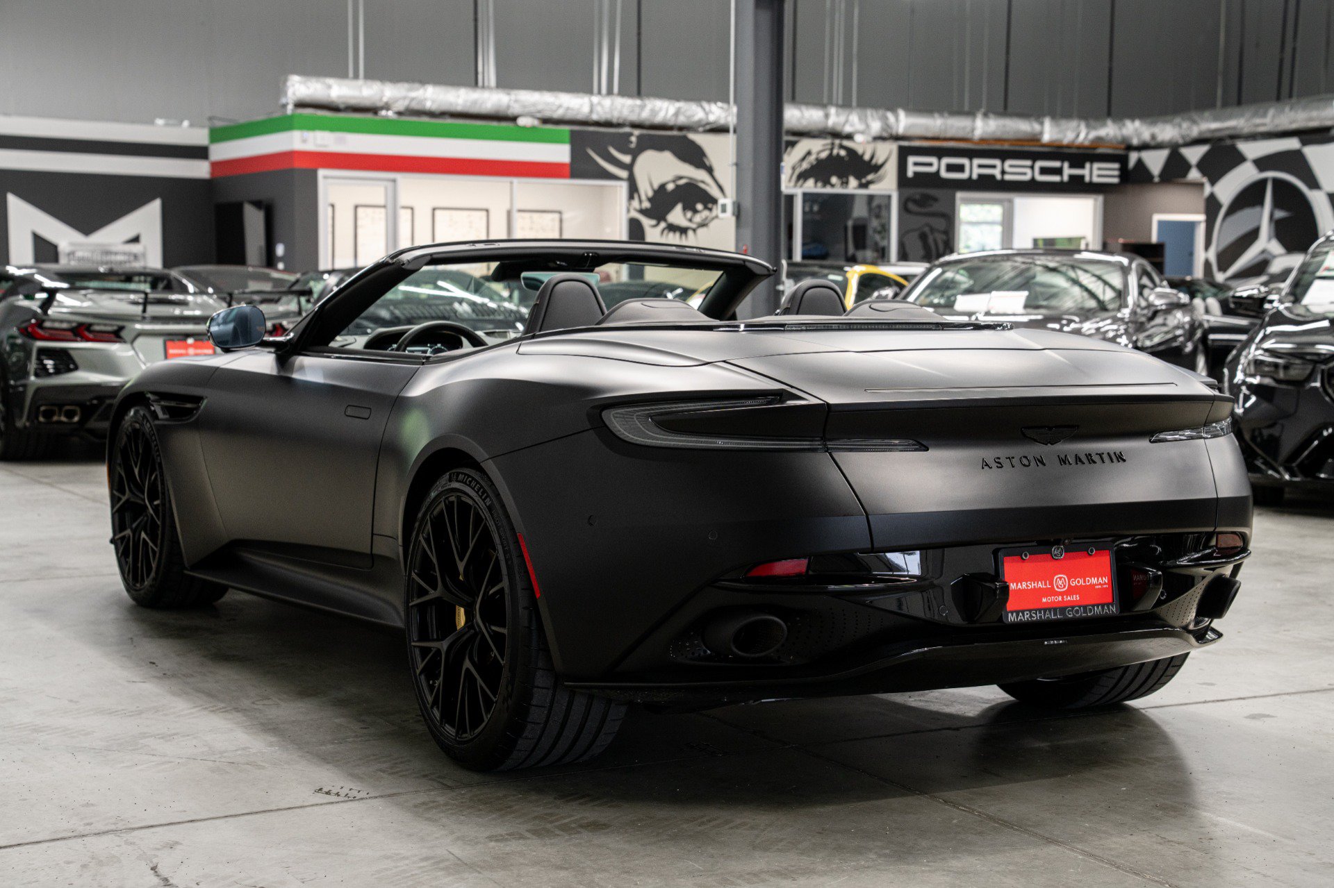Used 2025 Aston Martin DB12 Convertible RWD image 6