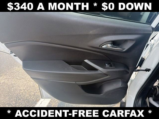 Used 2025 Chevrolet Trax RS w/ Driver Confidence Package FWD image 31