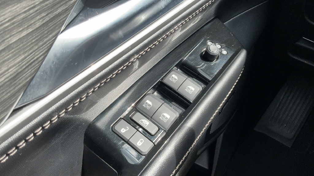 Used 2024 Jeep Wagoneer L Series II AWD/4WD image 13