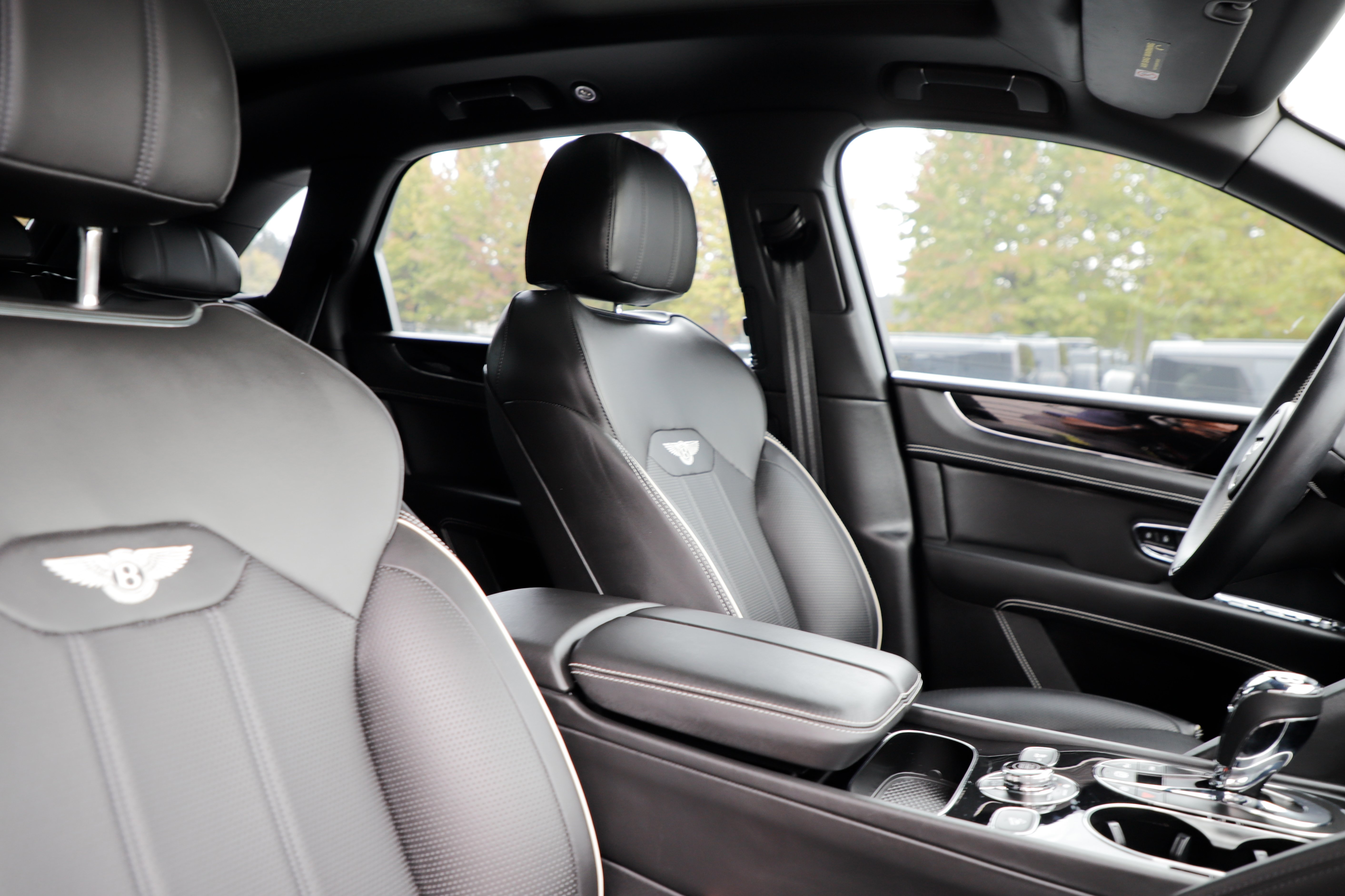 Used 2022 Bentley Bentayga AWD/4WD image 11