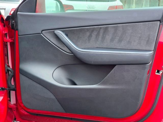 Used 2021 Tesla Model Y Long Range image 24