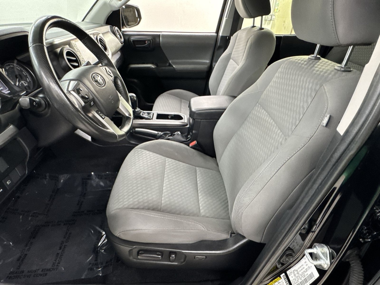 Used 2022 Toyota Tacoma SR5 AWD/4WD image 16
