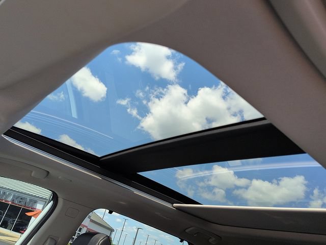Used 2023 Nissan Rogue SV w/ SV Premium B Package FWD image 13
