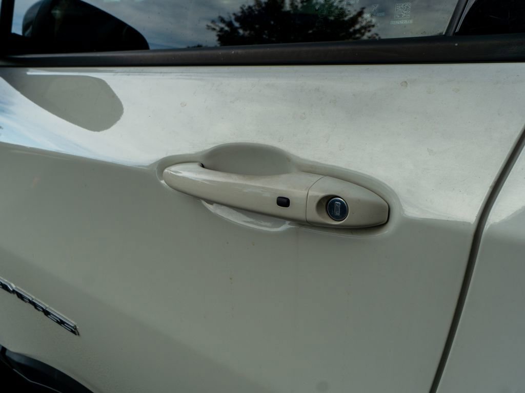 Used 2018 Jeep Compass Limited w/ Navigation Group image 10