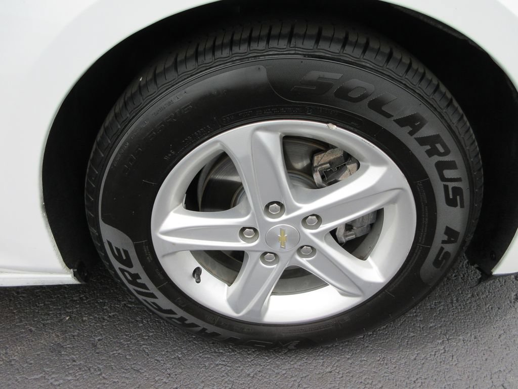 Used 2023 Chevrolet Malibu LS FWD image 9