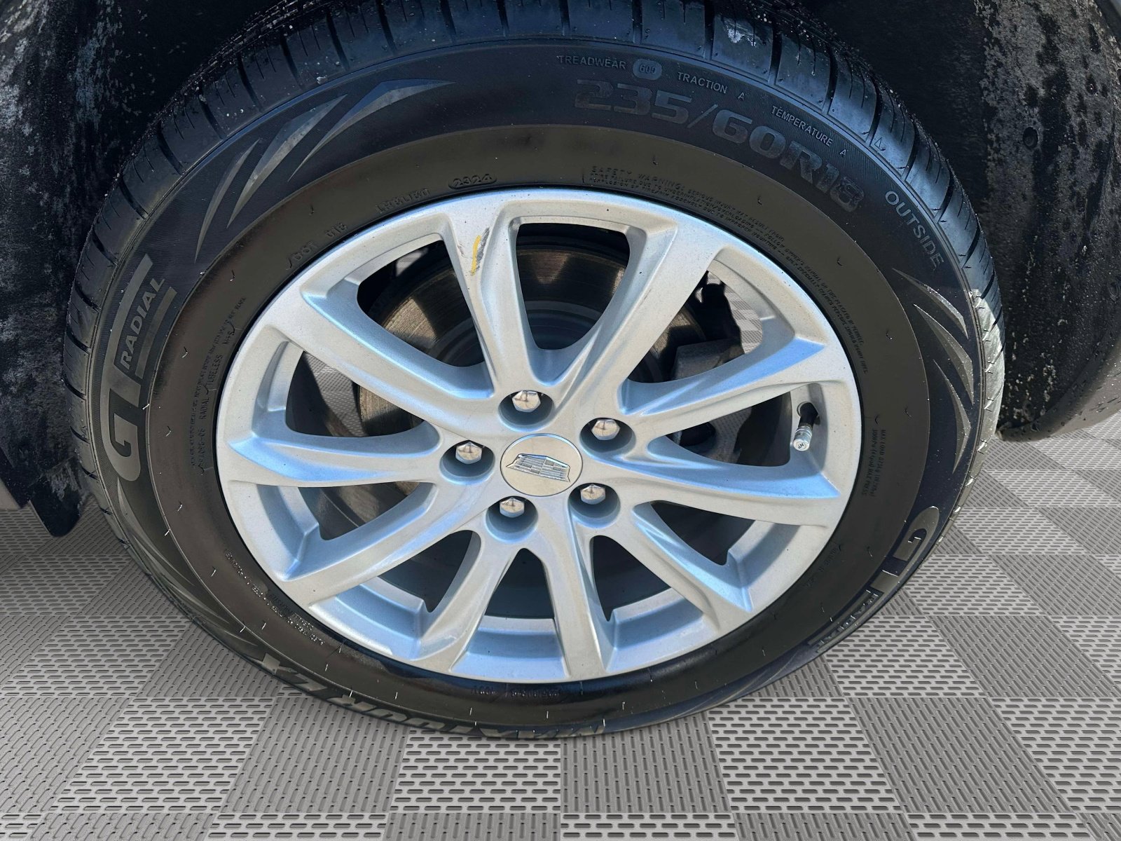 Used 2020 Cadillac XT4 Luxury w/ Cold Weather Package image 37