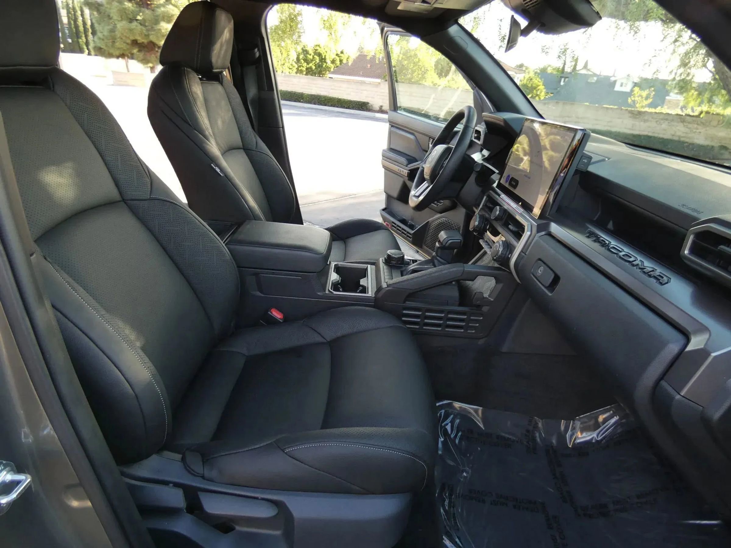 Used 2025 Toyota Tacoma TRD Sport image 31