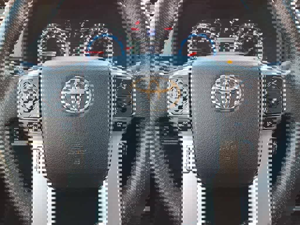 Used 2014 Toyota 4Runner Limited image 16