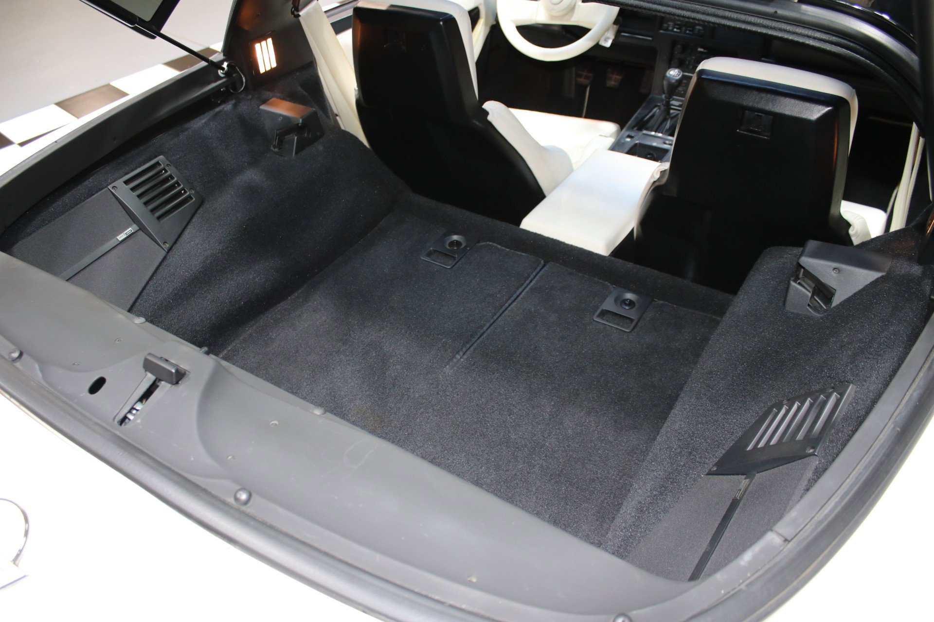 Used 1988 Chevrolet Corvette Coupe image 4