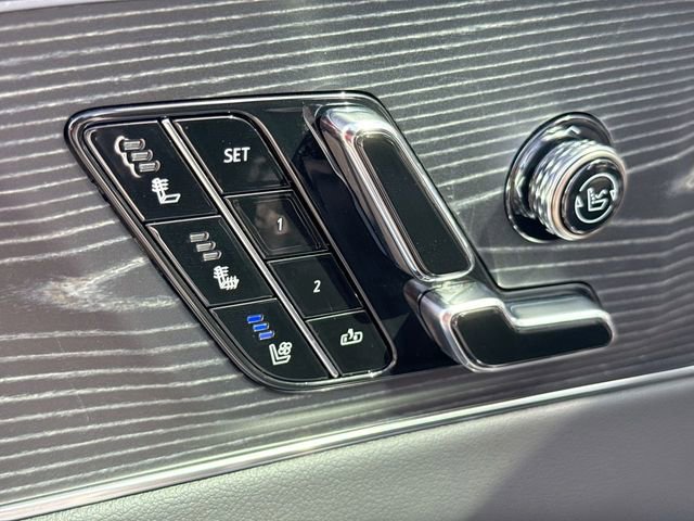 Used 2024 Cadillac Lyriq Sport w/ LPO, Floor Liner Package AWD/4WD image 13