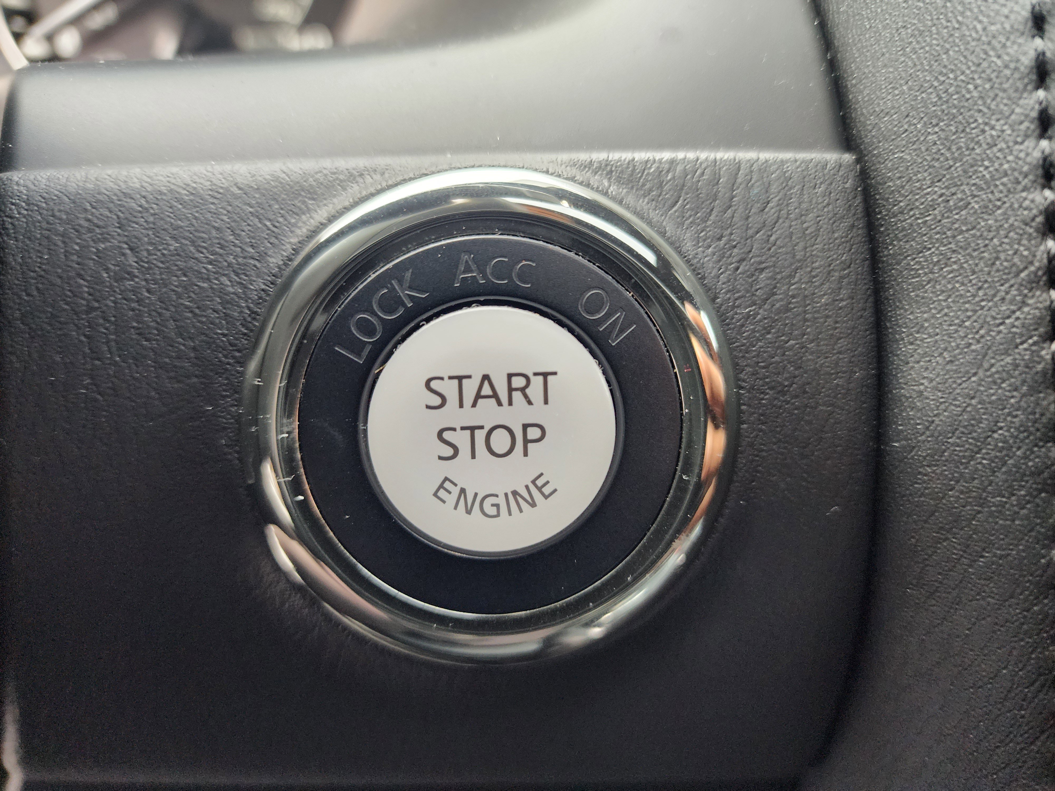 Used 2022 Nissan Armada SL w/ Midnight Edition Package image 34