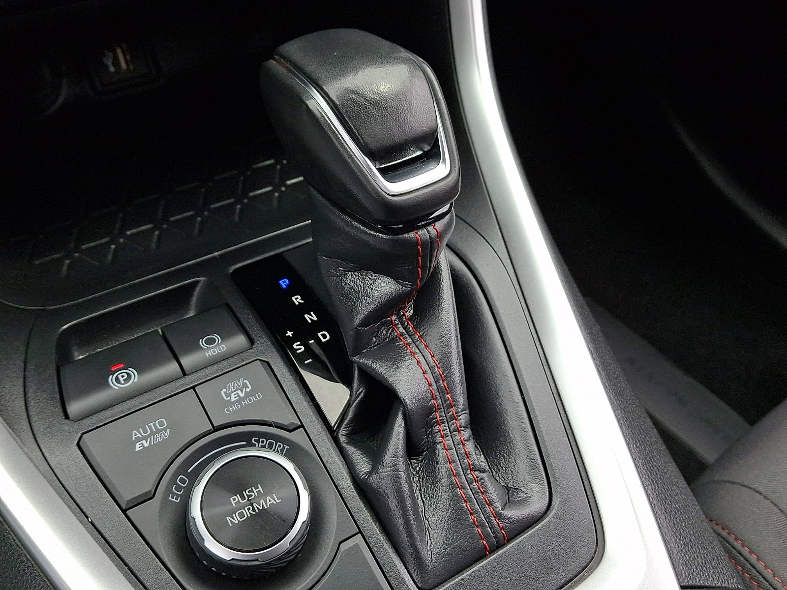 Used 2023 Toyota RAV4 SE w/ Weather & Moonroof Package AWD/4WD image 15