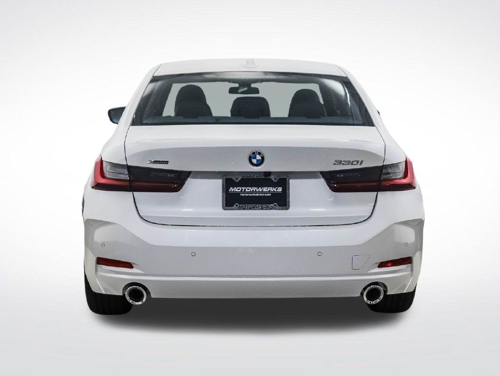 Used 2026 BMW 330i xDrive Sedan w/ Premium Package AWD/4WD image 4