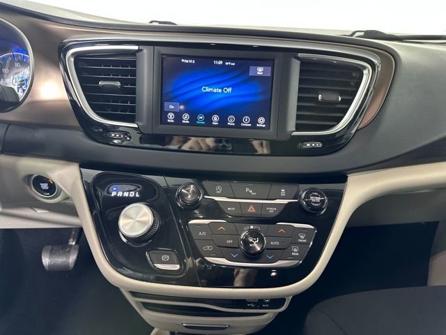 Used 2019 Chrysler Pacifica Touring Plus w/ Tire & Wheel Group image 21