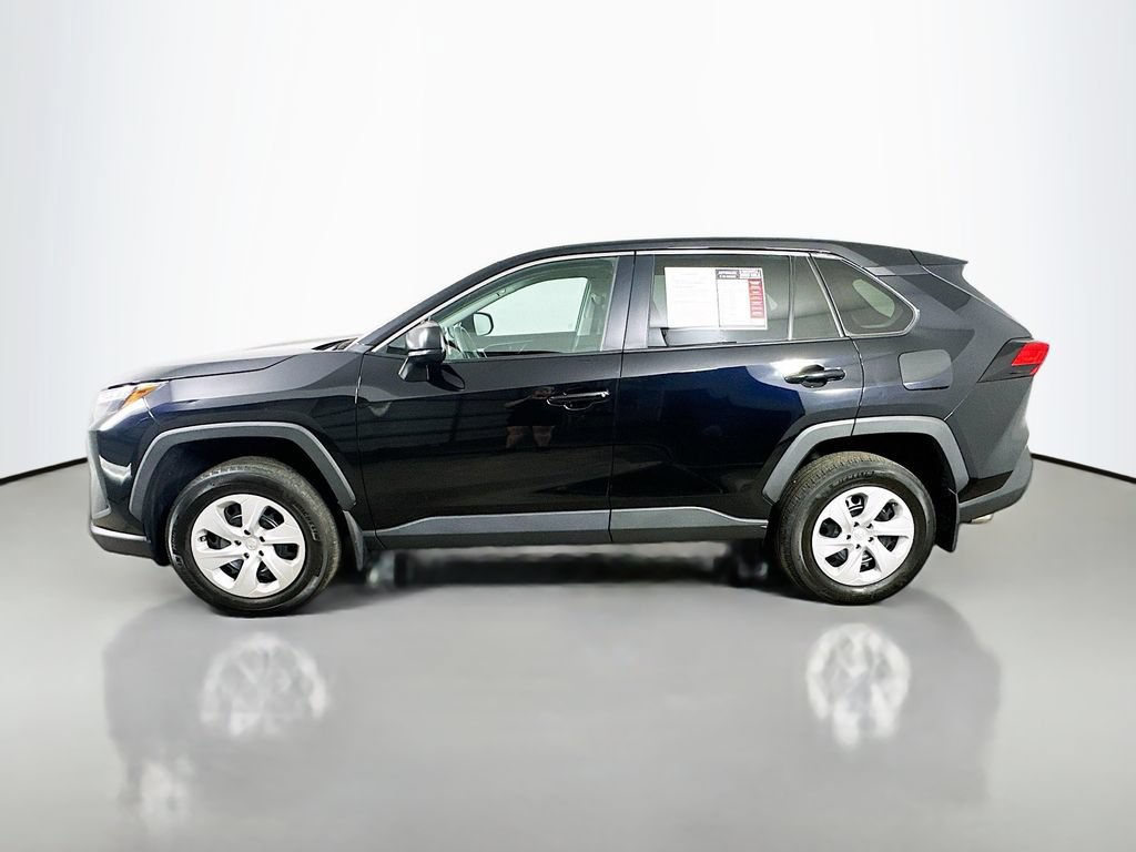 Used 2024 Toyota RAV4 LE FWD image 5