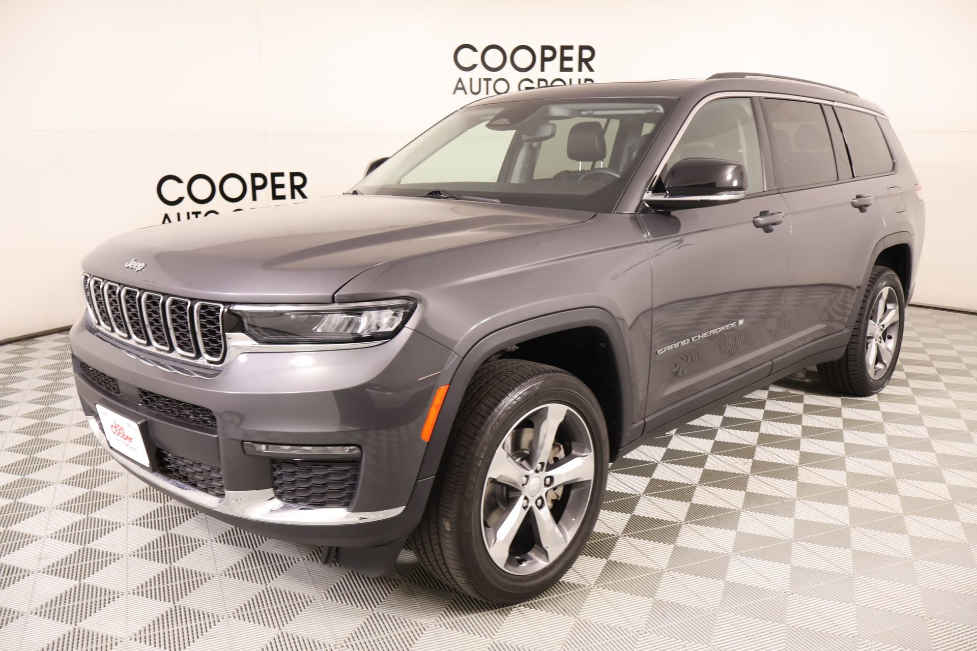 Used 2021 Jeep Grand Cherokee L Limited image 11
