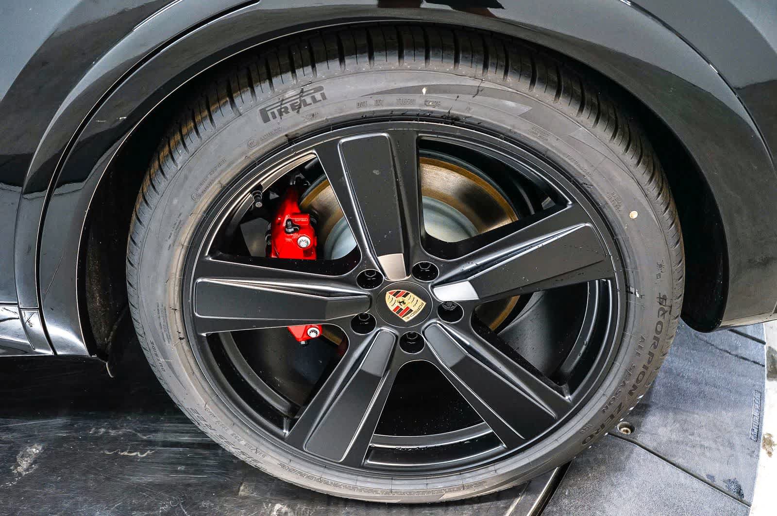 New 2026 Porsche Cayenne GTS AWD/4WD image 13