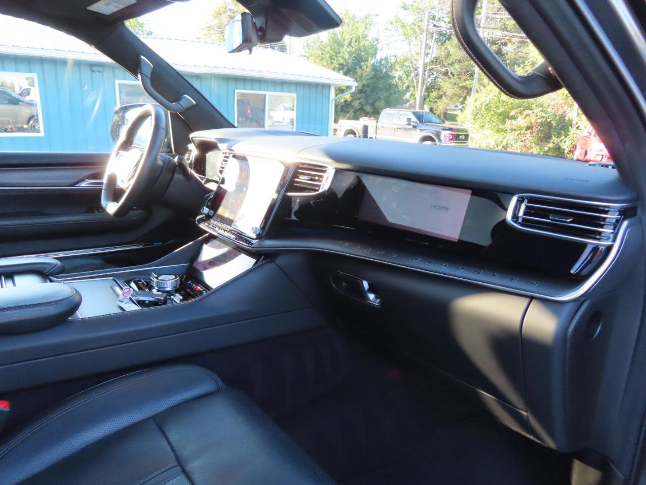 Used 2024 Jeep Grand Wagoneer L Series II w/ Quick Order Packagew 28T image 55