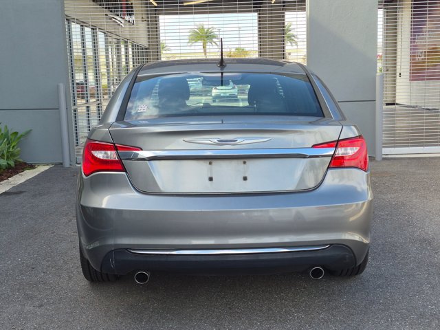 Used 2013 Chrysler 200 Limited FWD image 4