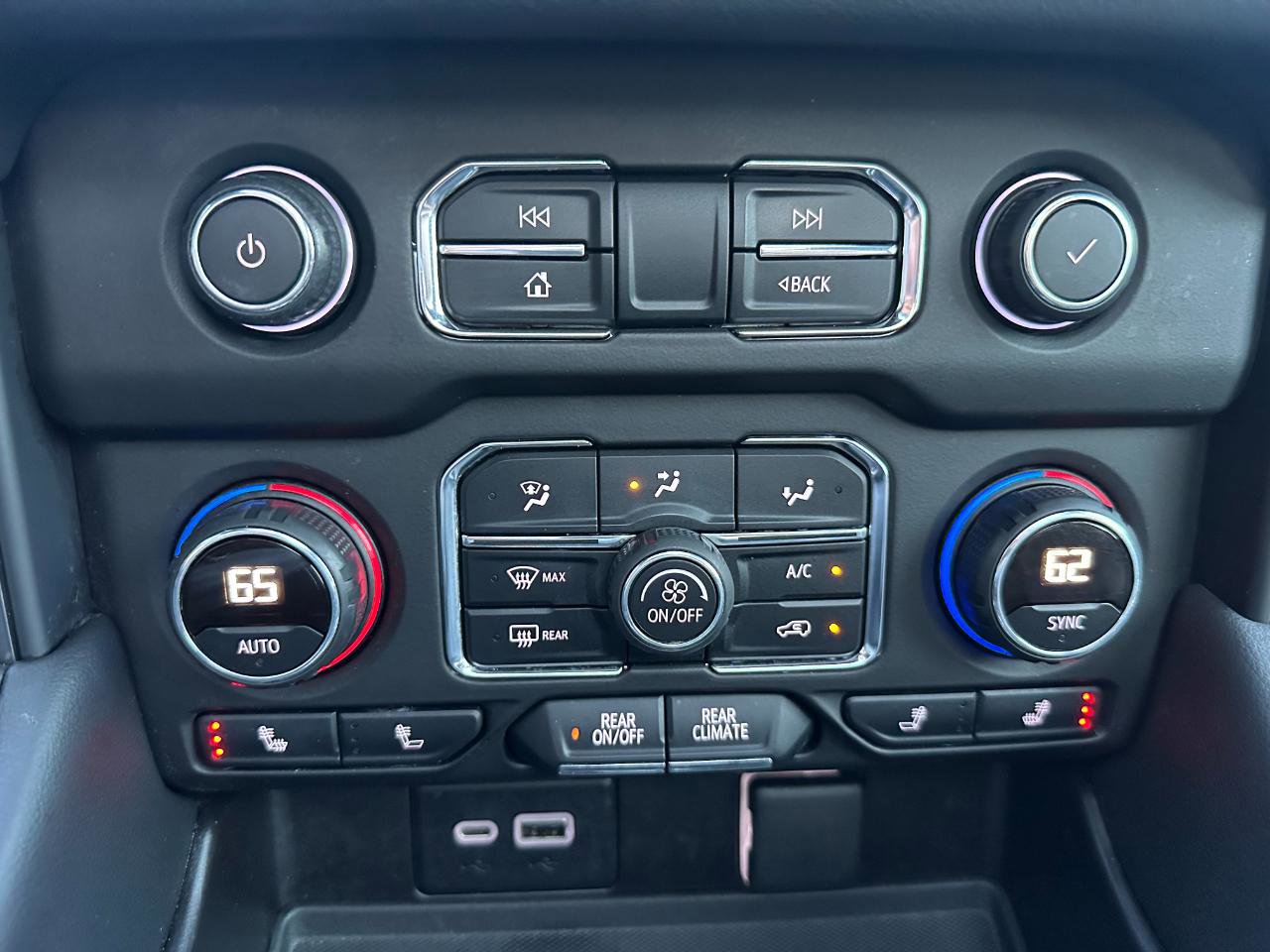 Used 2021 Chevrolet Tahoe LT w/ LT Signature Package image 56