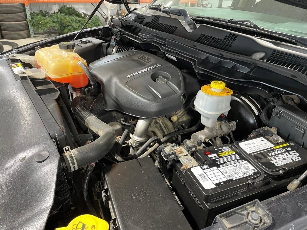 Used 2015 RAM 1500 Classic SLT w/ SLT Plus D￩cor Group image 38