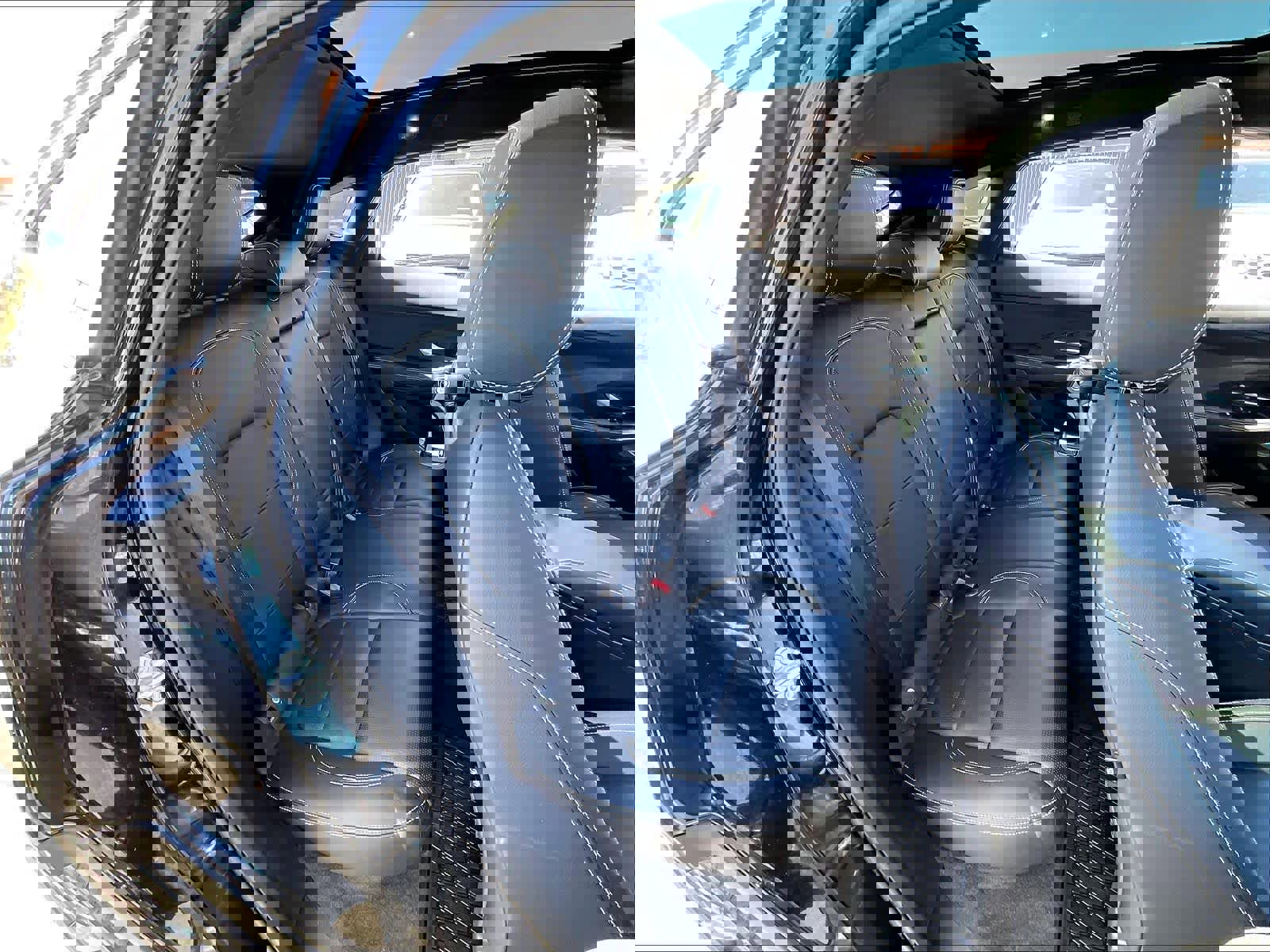 Used 2024 Jaguar E-PACE R-Dynamic SE image 28