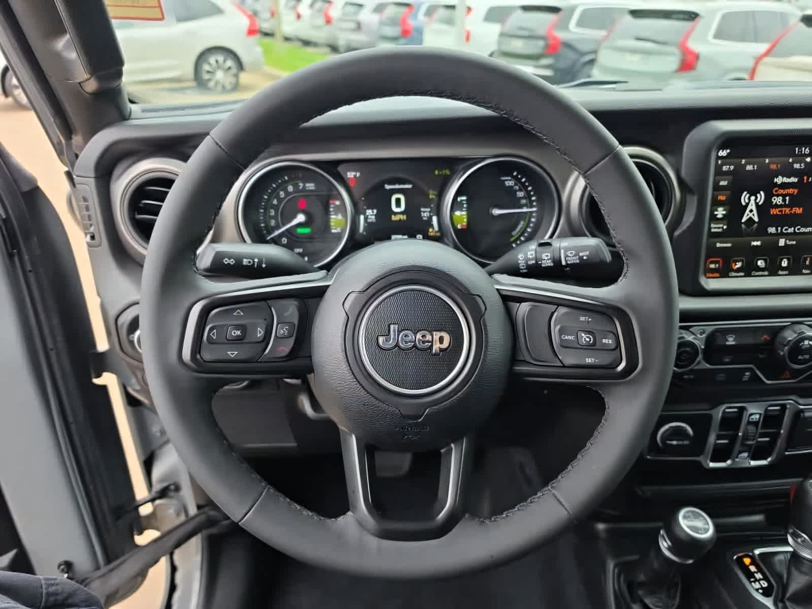Used 2023 Jeep Wrangler Unlimited AWD/4WD image 25
