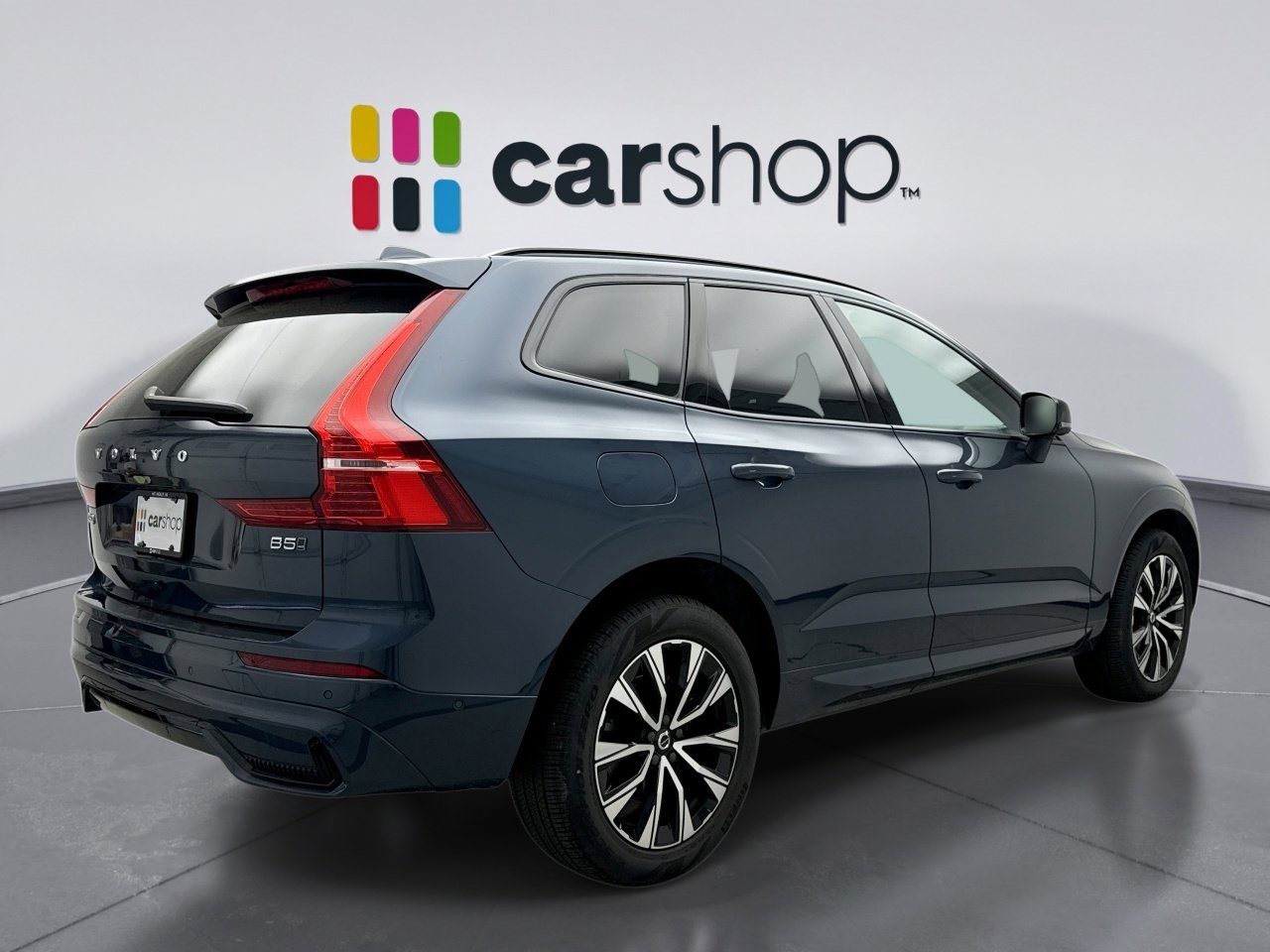 Used 2025 Volvo XC60 B5 Plus image 4