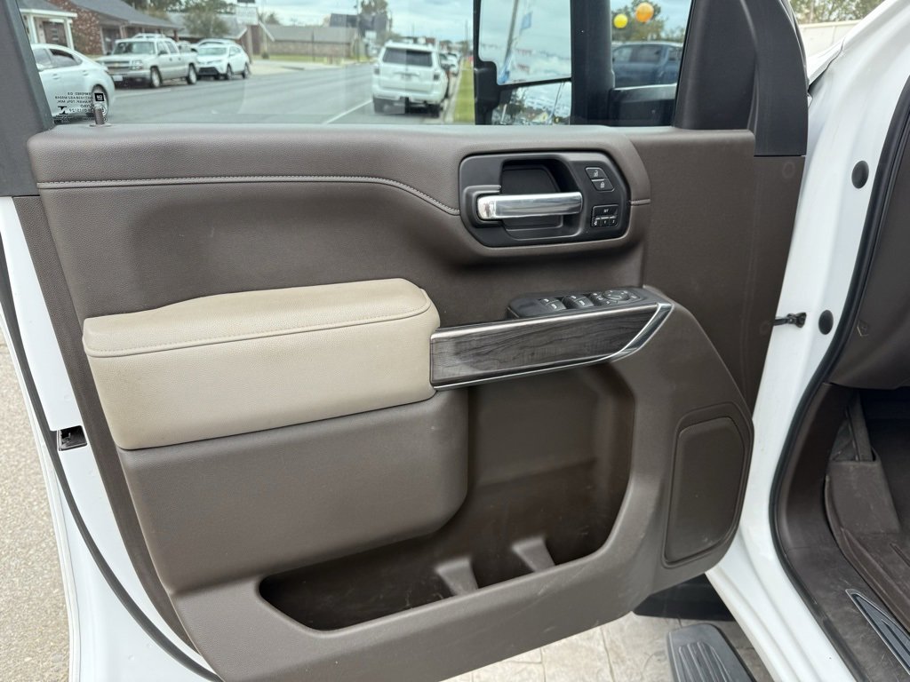 Certified 2022 Chevrolet Silverado 3500 LTZ w/ LTZ Convenience Package image 9