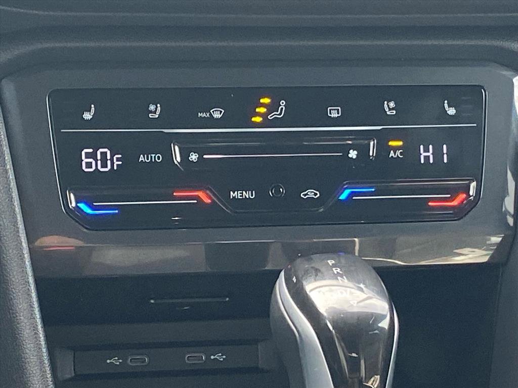 Certified 2024 Volkswagen Tiguan SEL R-Line image 8