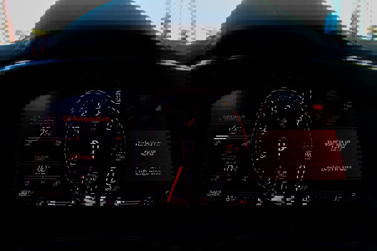 Used 2020 Chevrolet Corvette Stingray Premium Cpe w/ 3LT Preferred Equipment Group image 33