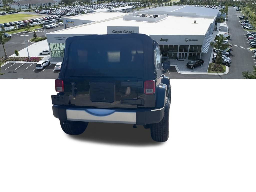 Used 2015 Jeep Wrangler Sahara w/ Connectivity Group AWD/4WD image 10
