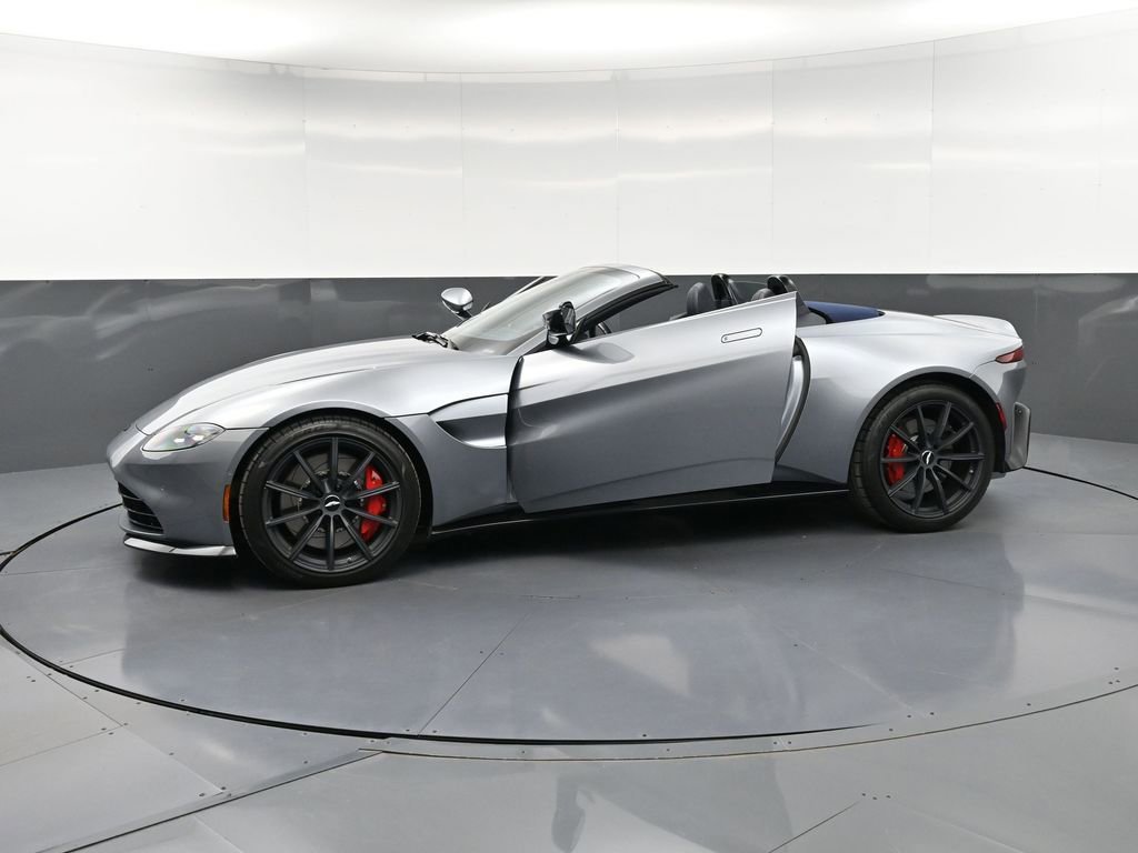 Used 2021 Aston Martin V8 Vantage Roadster RWD image 34