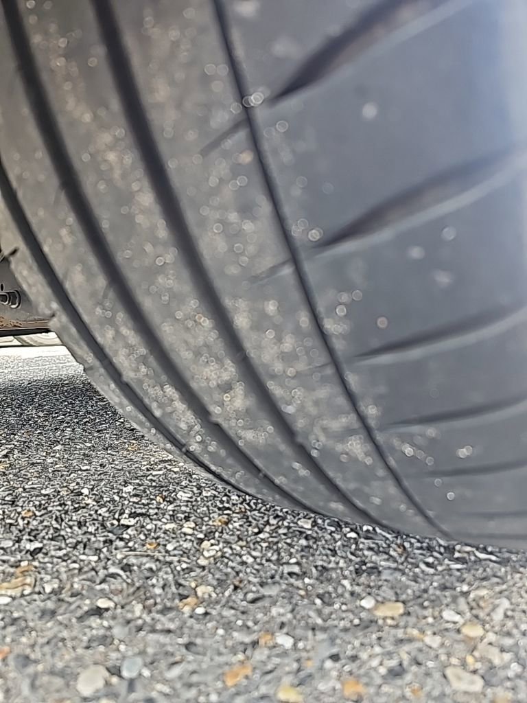 Used 2016 Volkswagen Golf R 4-Door w/ Driver Assistance Package image 9