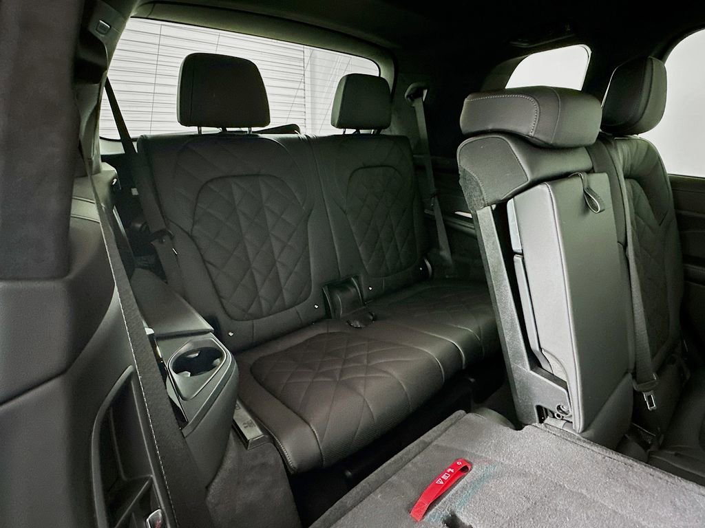 Used 2025 BMW X7 xDrive40i image 34