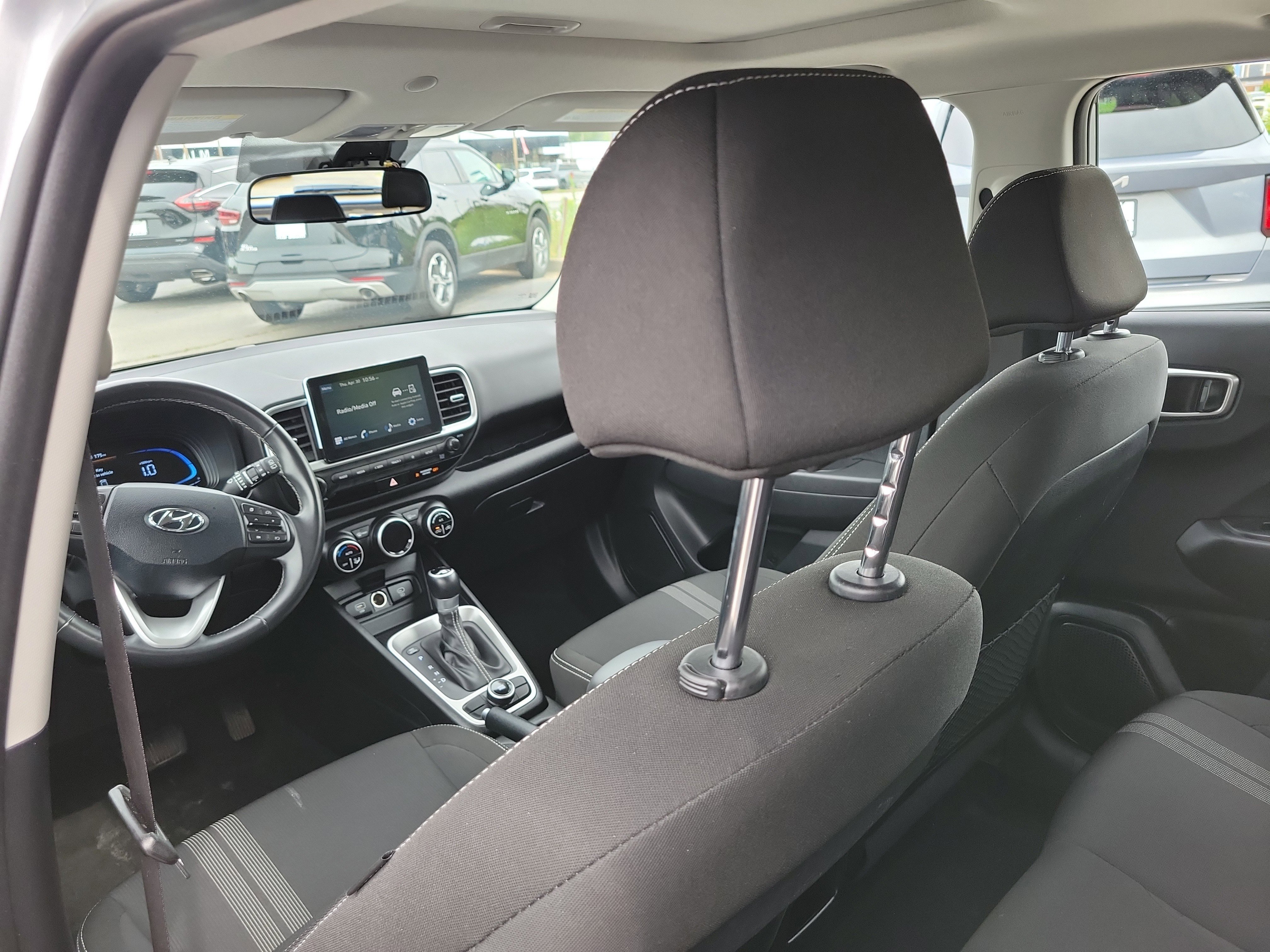 Used 2025 Hyundai Venue SEL FWD image 12