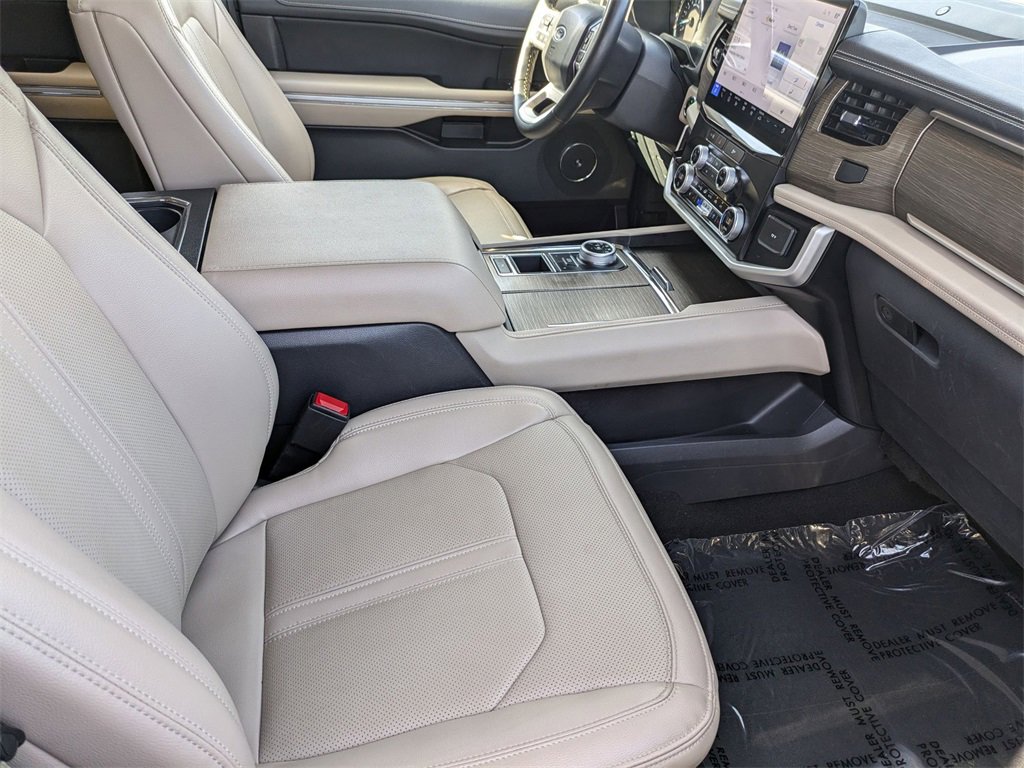 Used 2024 Ford Expedition Max Limited image 32