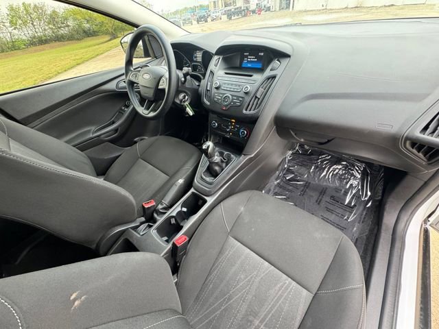 Used 2017 Ford Focus S image 31