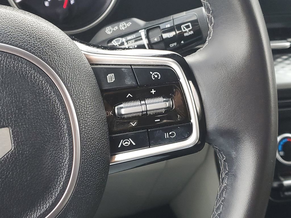 Used 2024 Kia Carnival LX FWD image 15