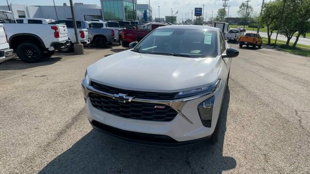 New 2026 Chevrolet Trax RS w/ Driver Confidence Package FWD image 5