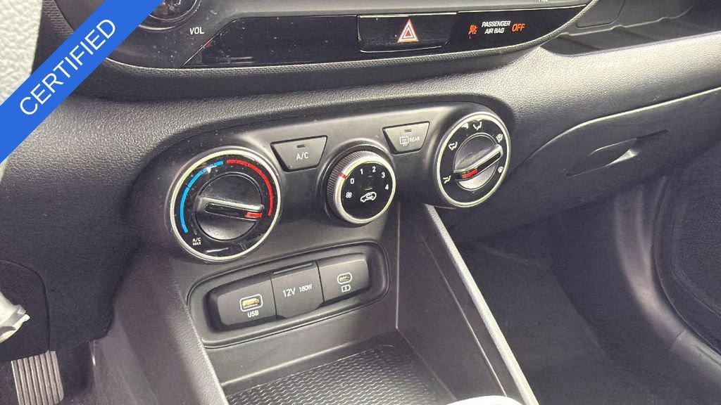 Used 2023 Hyundai Venue SE image 17