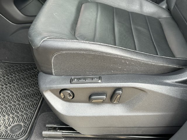Used 2024 Volkswagen Atlas Cross Sport SEL R-Line AWD/4WD image 24