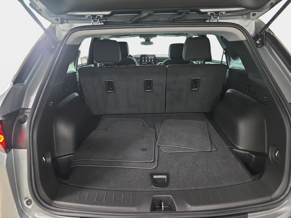 Used 2025 Chevrolet Blazer LT FWD image 29