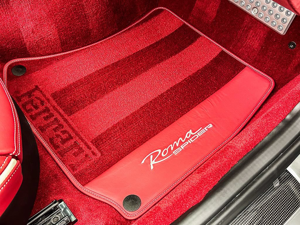 Used 2025 Ferrari Roma Spider RWD image 23